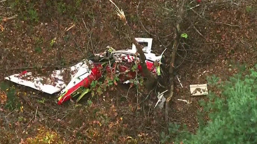 Community mourns pilot among 6 dead in Wisconsin plane crash — WCCO / CBS Minnesota, New Hope Dining news