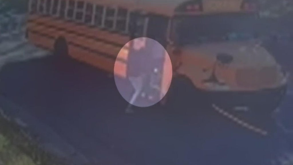 Video shows quick-thinking bystander stop runaway St. Paul school bus — WCCO / CBS Minnesota, New Hope Health news