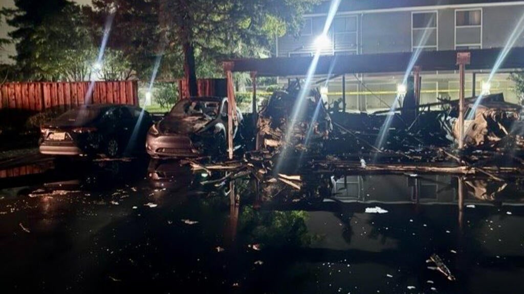 Overnight fire at San Jose housing complex damages more than 20 vehicles, carport — CBS Bay Area (KPIX), New Hope Community news
