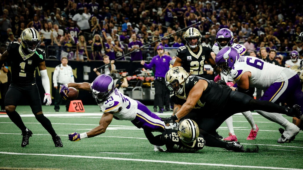 Jefferson, Jones, Murray all produce to help the unbeaten Vikings top Saints 23-13 โ WCCO / CBS Minnesota, New Hope Sports news