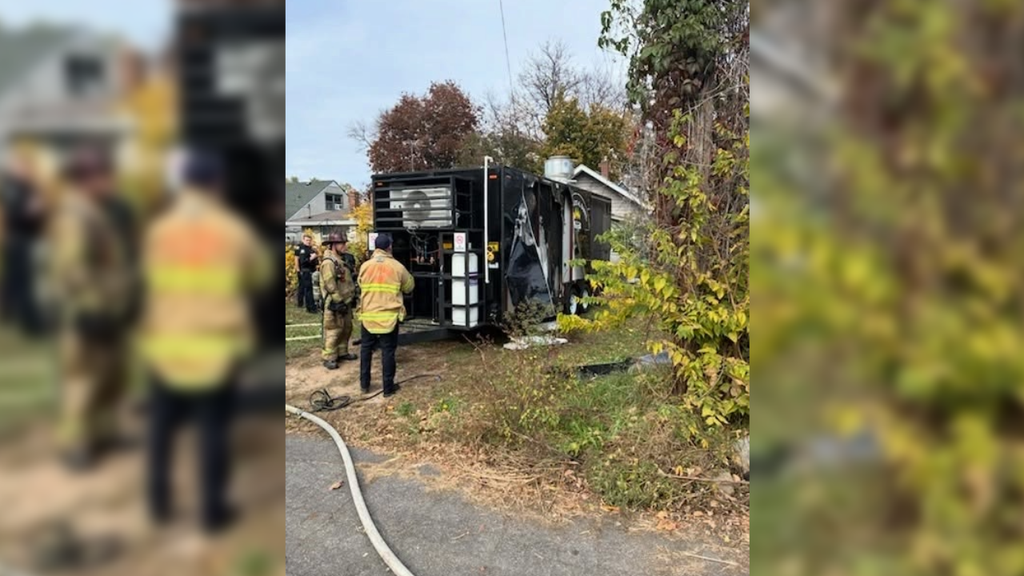 3 adults hospitalized after fire at food truck on St. Paul's east side — WCCO / CBS Minnesota, New Hope Dining news