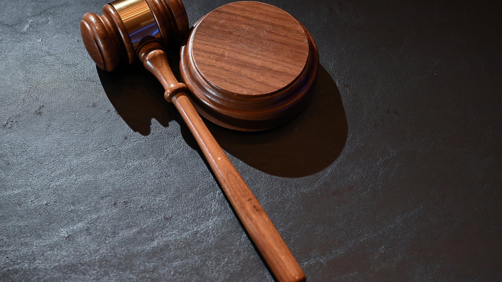 Man tried to pull woman out of her St. Paul apartment window, charges say — WCCO / CBS Minnesota, New Hope Health news