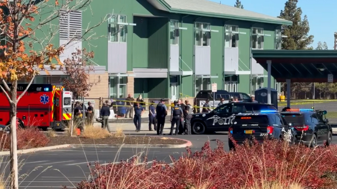 Police say at least 2 hospitalized after shooting at Oregon elementary school, shooter is dead — KSTP 5