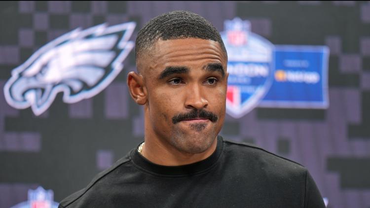 Eagles QB Jalen Hurts sidelined indefinitely with blood clots that could cost him the season — KARE 11 Sports, New Hope Sports news