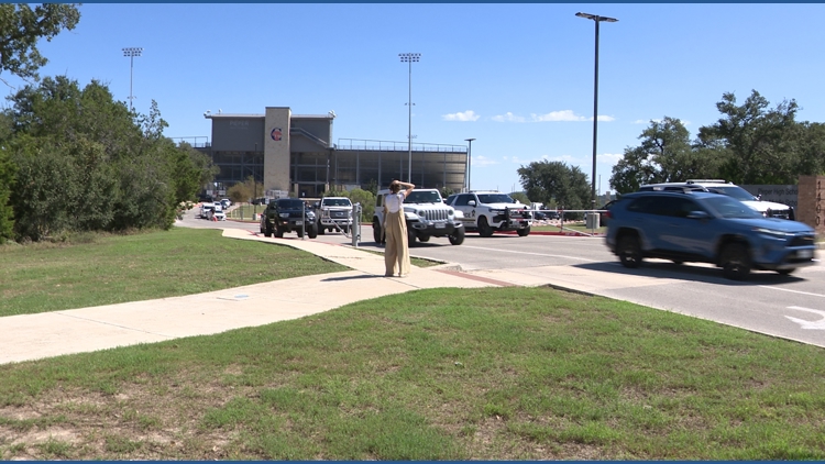 Parents rush to Pieper High School during lockdown; two teens taken into custody — KENS 5 (San Antonio), New Hope Schools news