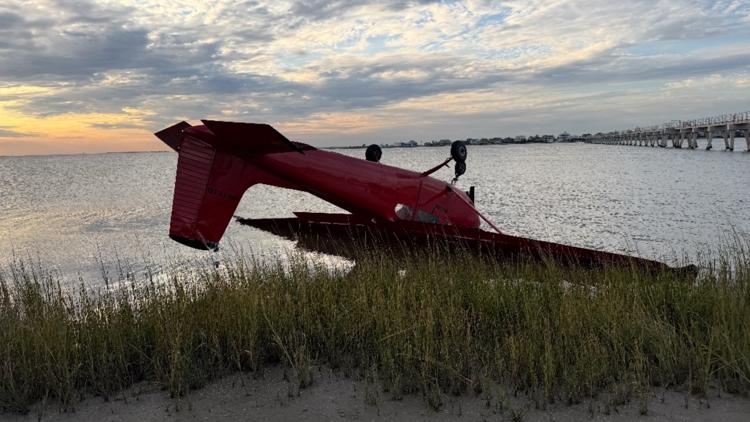 Pilot walks away uninjured after small plane runs off runway in Galveston, police say — KHOU 11 (Houston), New Hope Community news