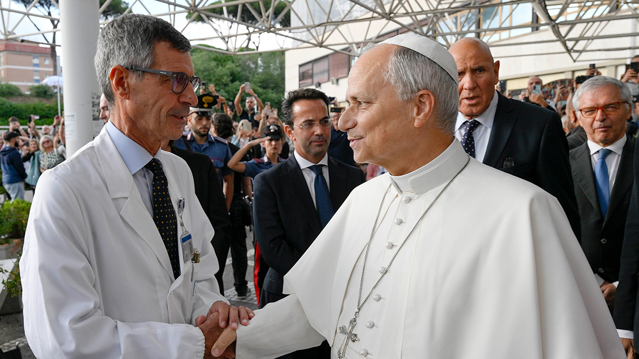 Pope Leo returns to Vatican, four days after lung cancer surgery — FOX 9, New Hope Health news